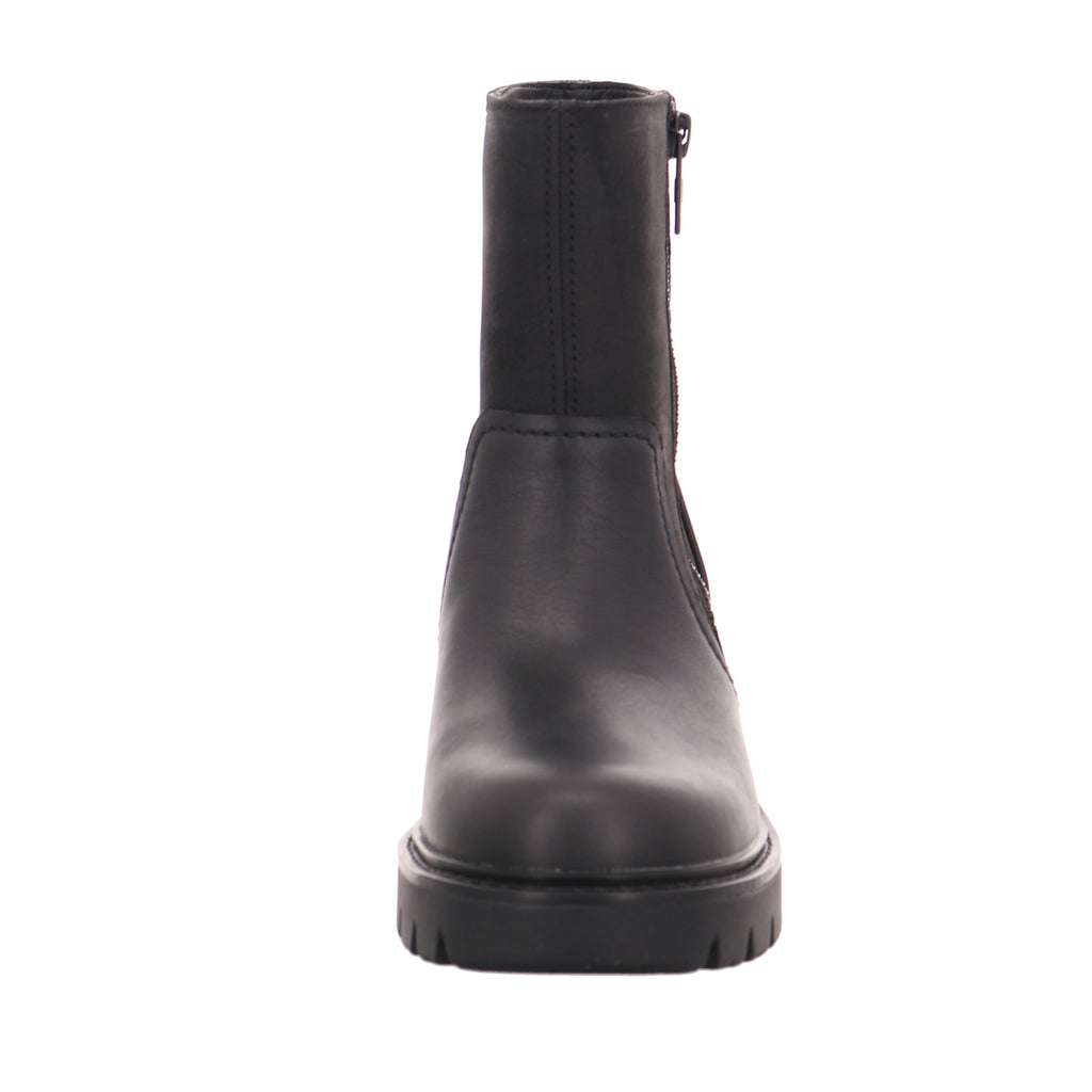 UGG |