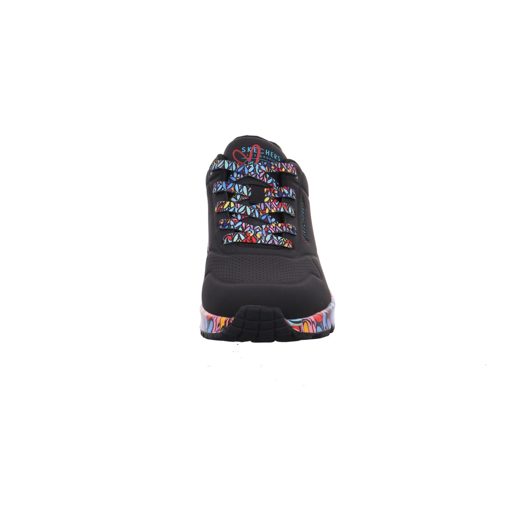 Skechers |