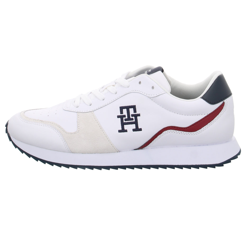 Tommy Hilfiger |