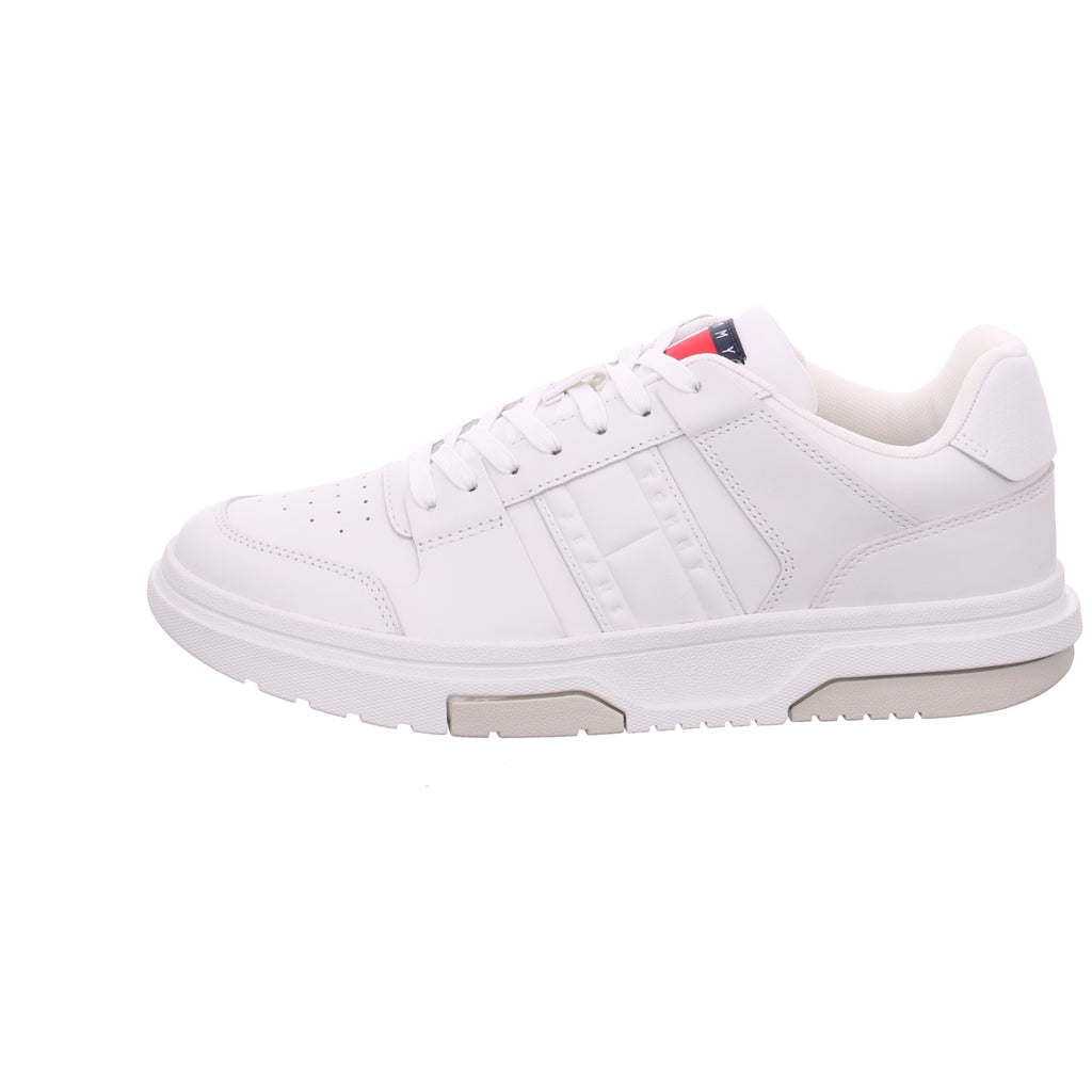 Tommy Hilfiger |