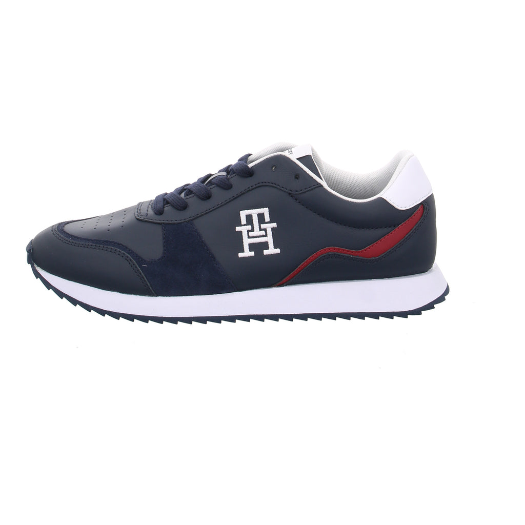 Tommy Hilfiger |