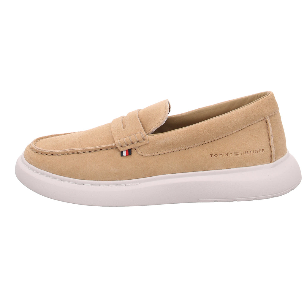 Tommy Hilfiger |