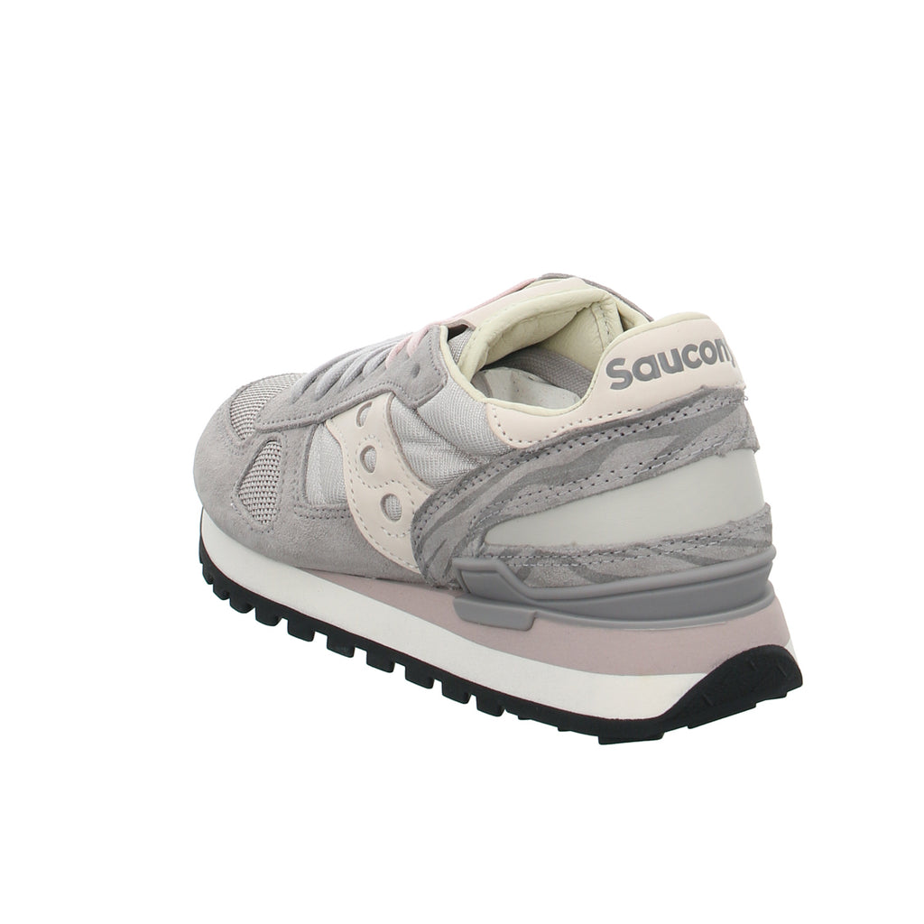 Saucony |