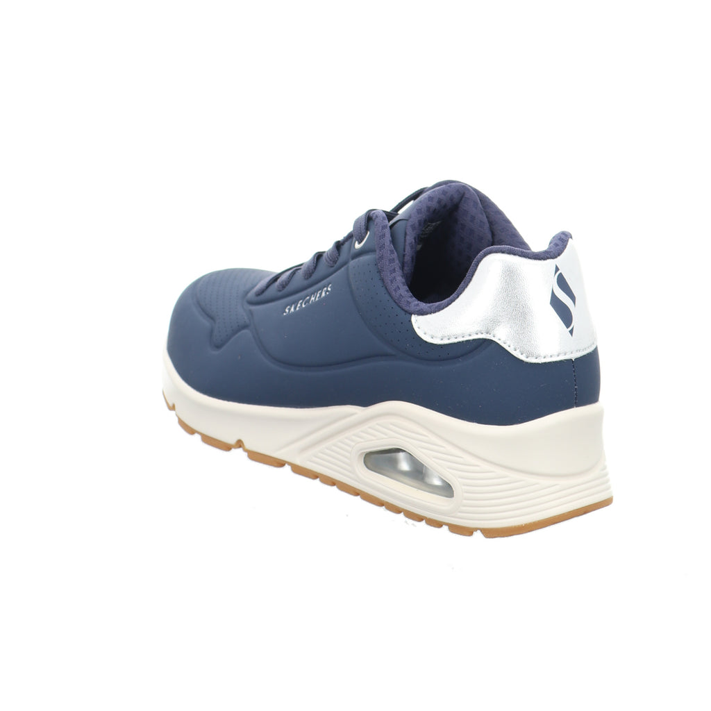Skechers |