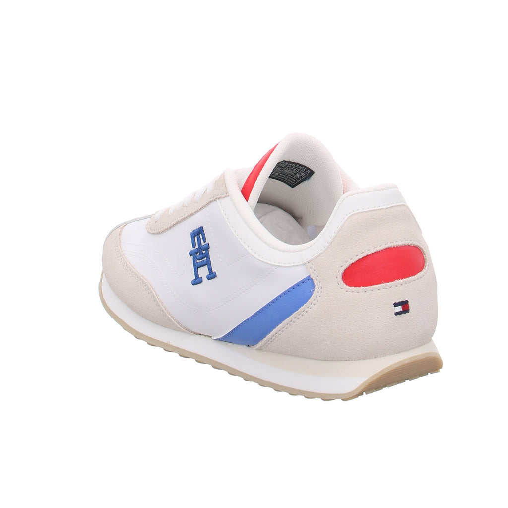 Tommy Hilfiger |