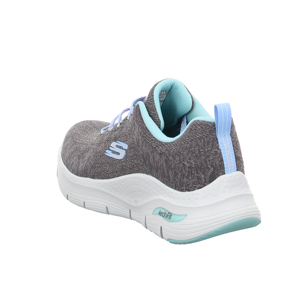 Skechers |