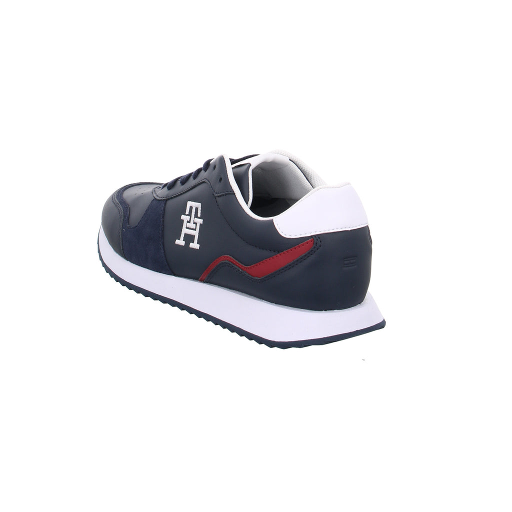 Tommy Hilfiger |