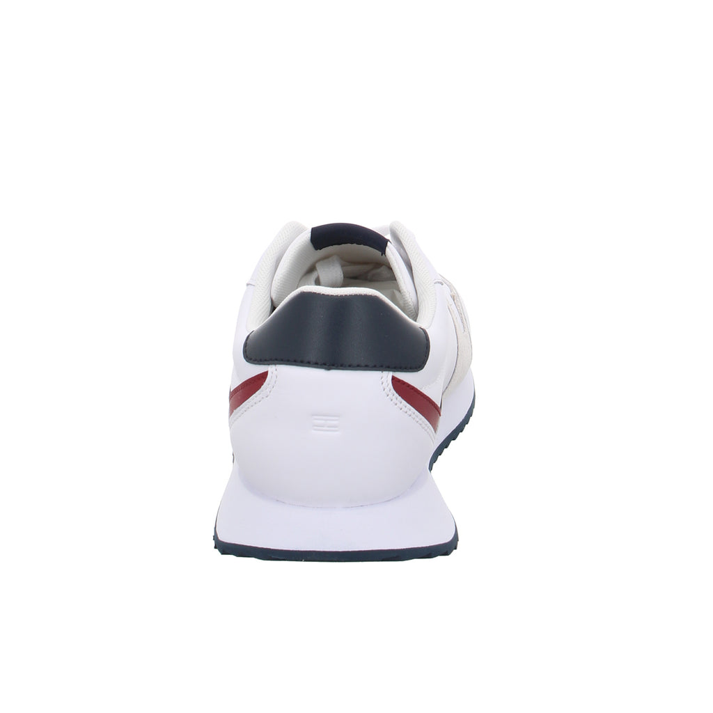 Tommy Hilfiger |