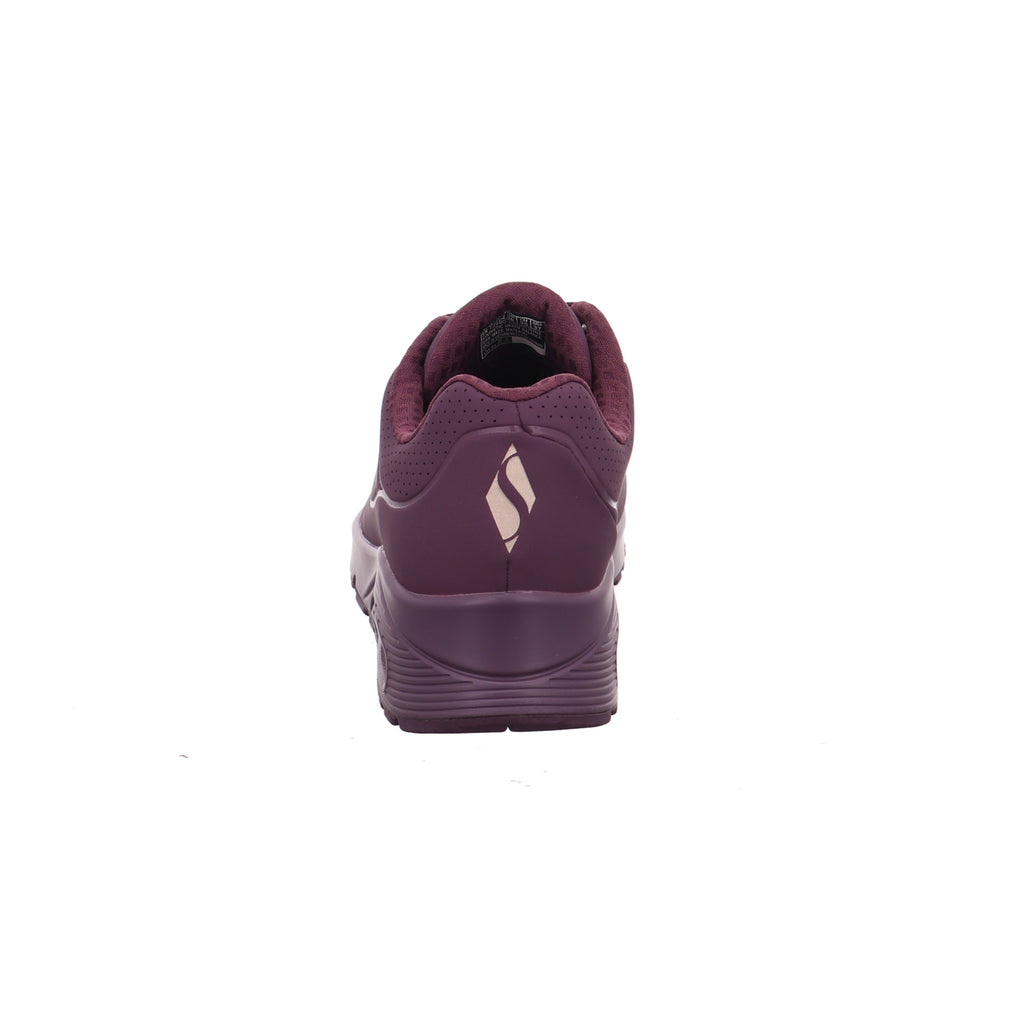 Skechers |