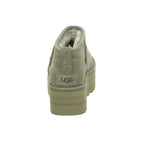 Ugg |