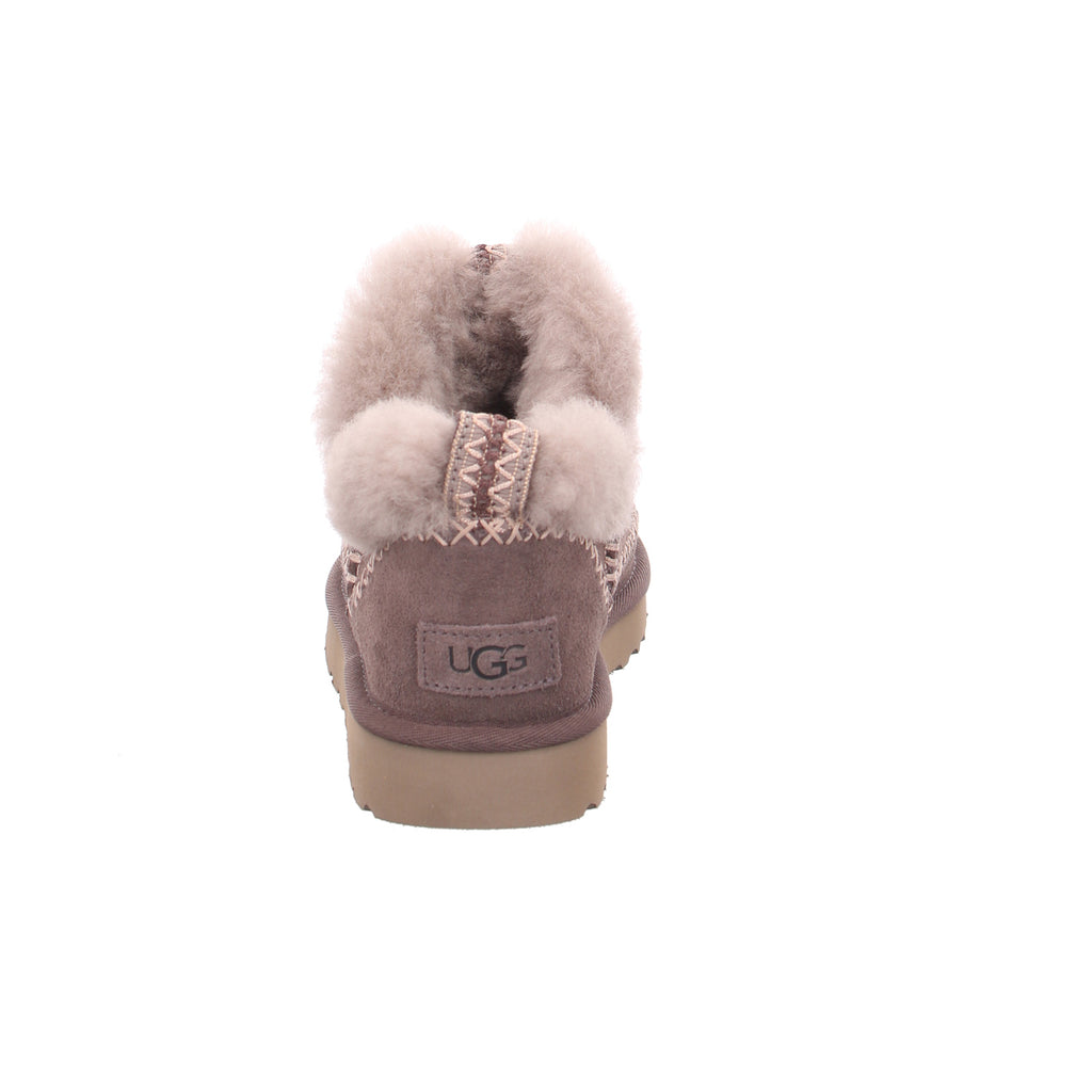 Ugg |