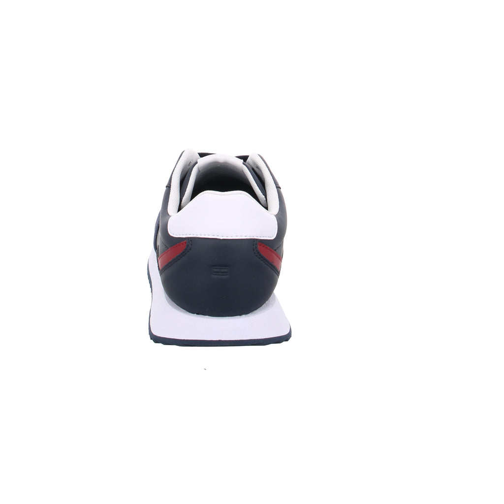 Tommy Hilfiger |