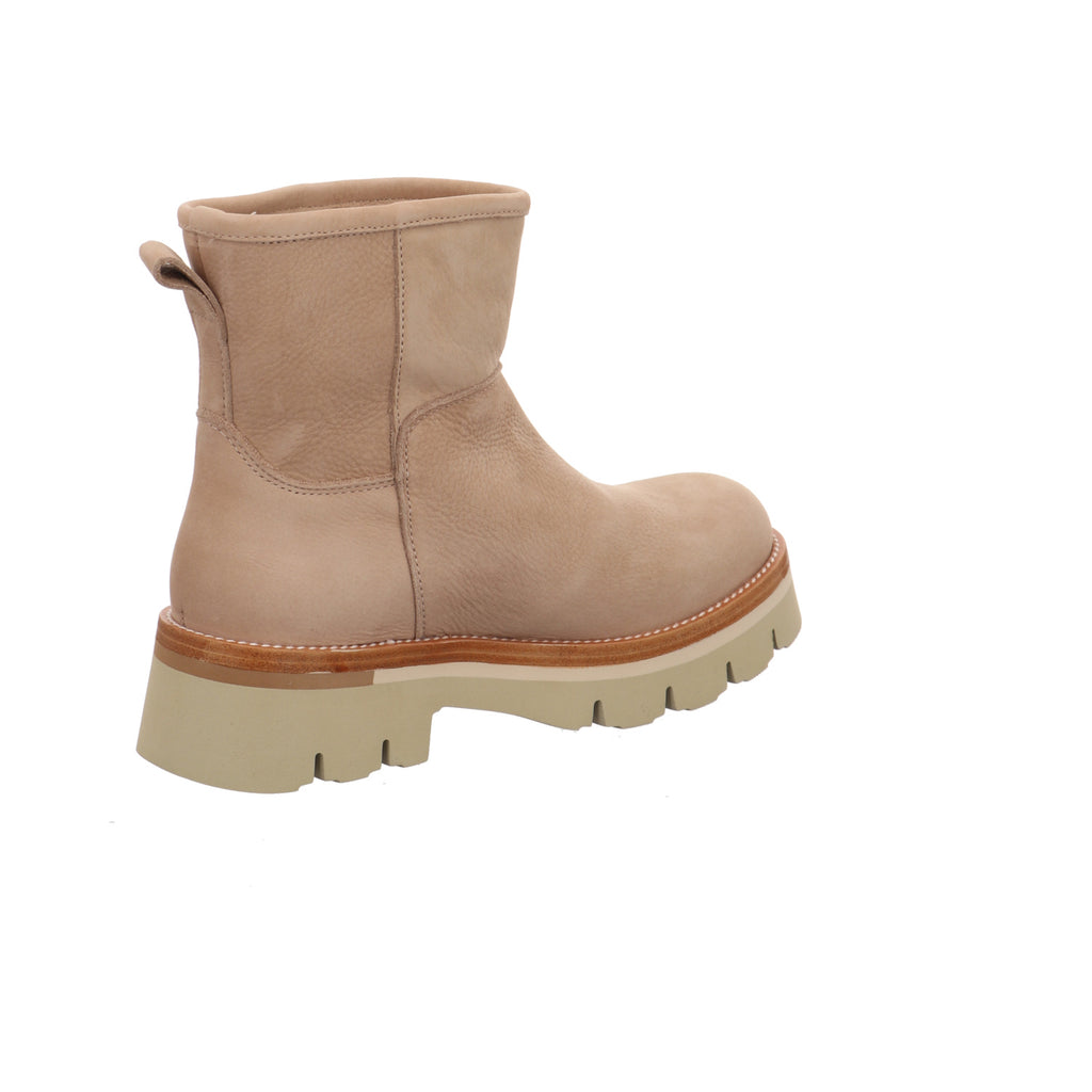 Panama Jack |