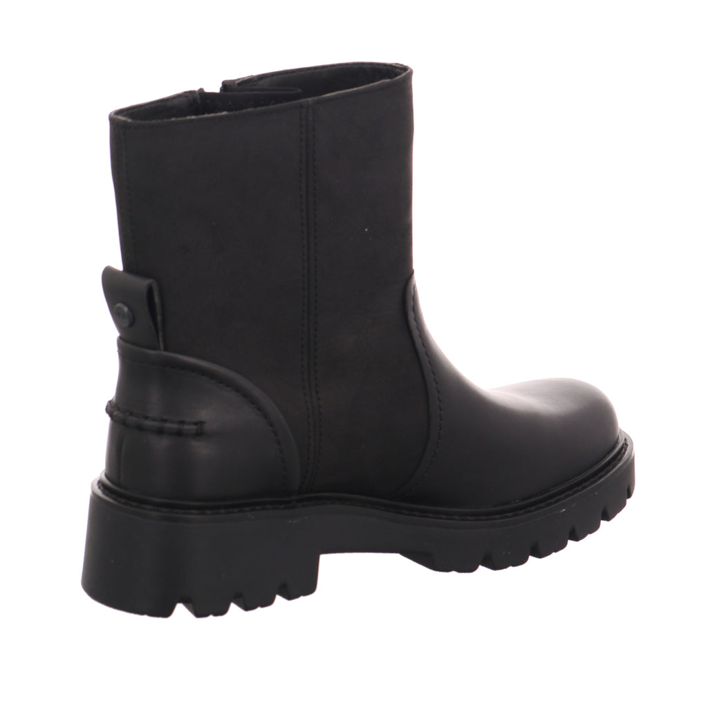 UGG |