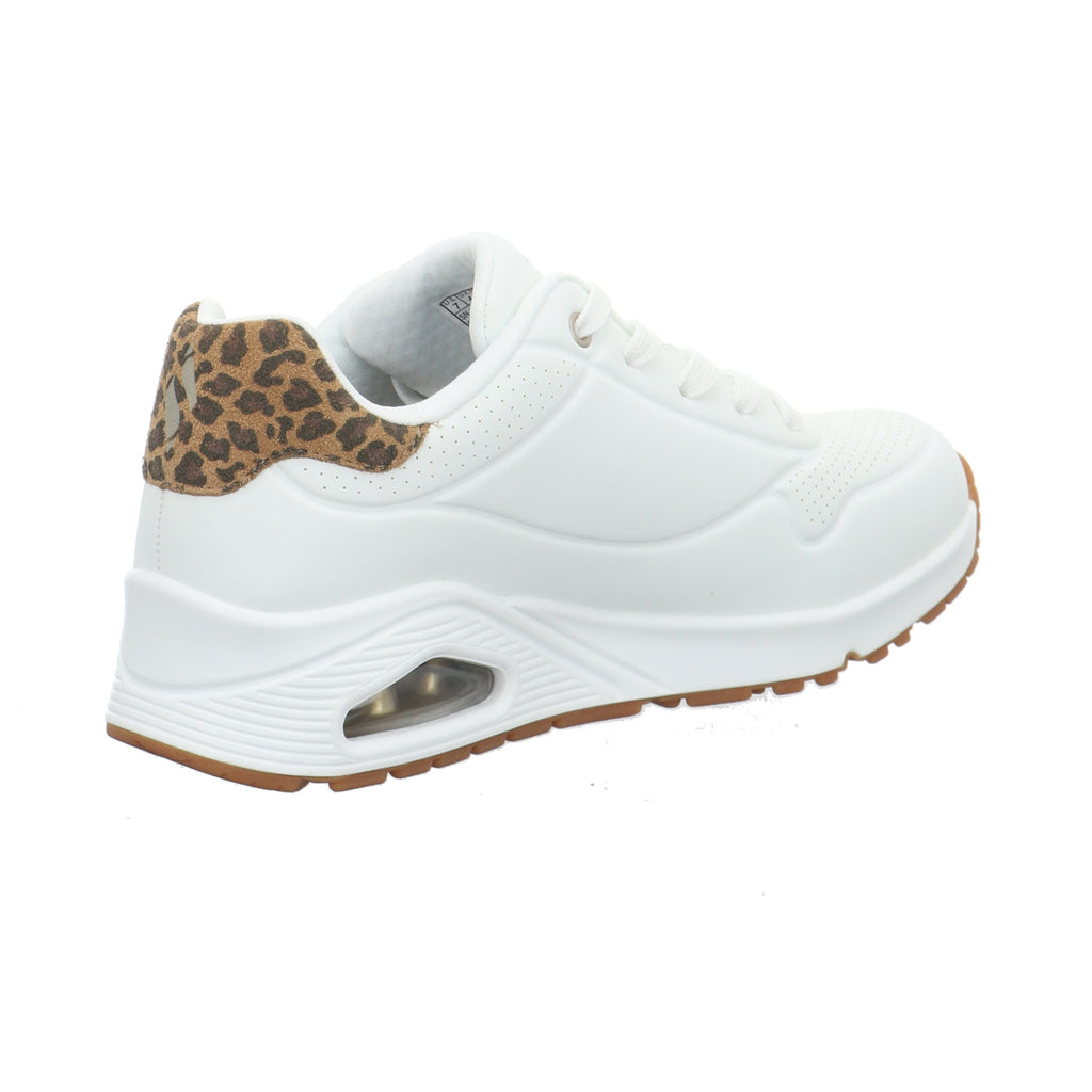 Skechers |