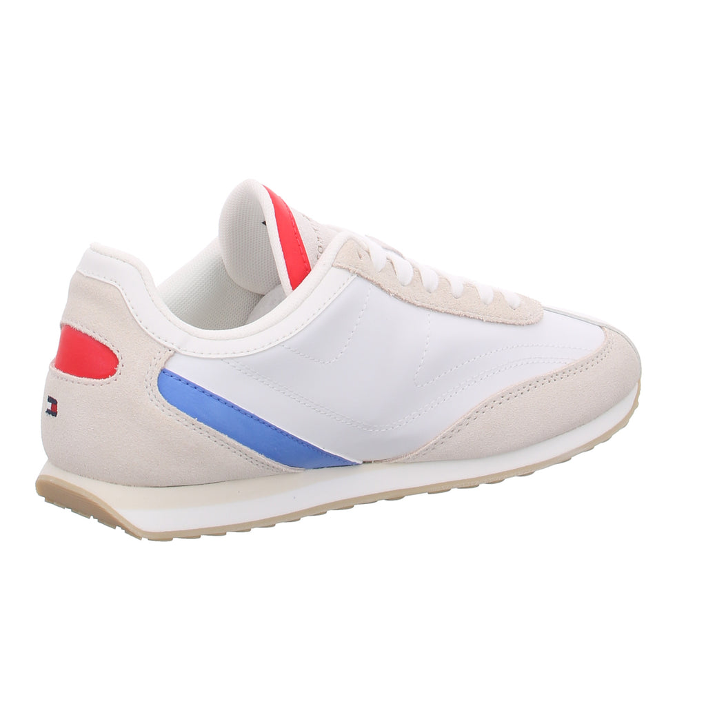 Tommy Hilfiger |