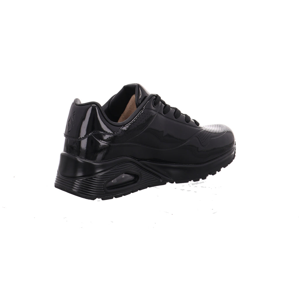 Skechers |