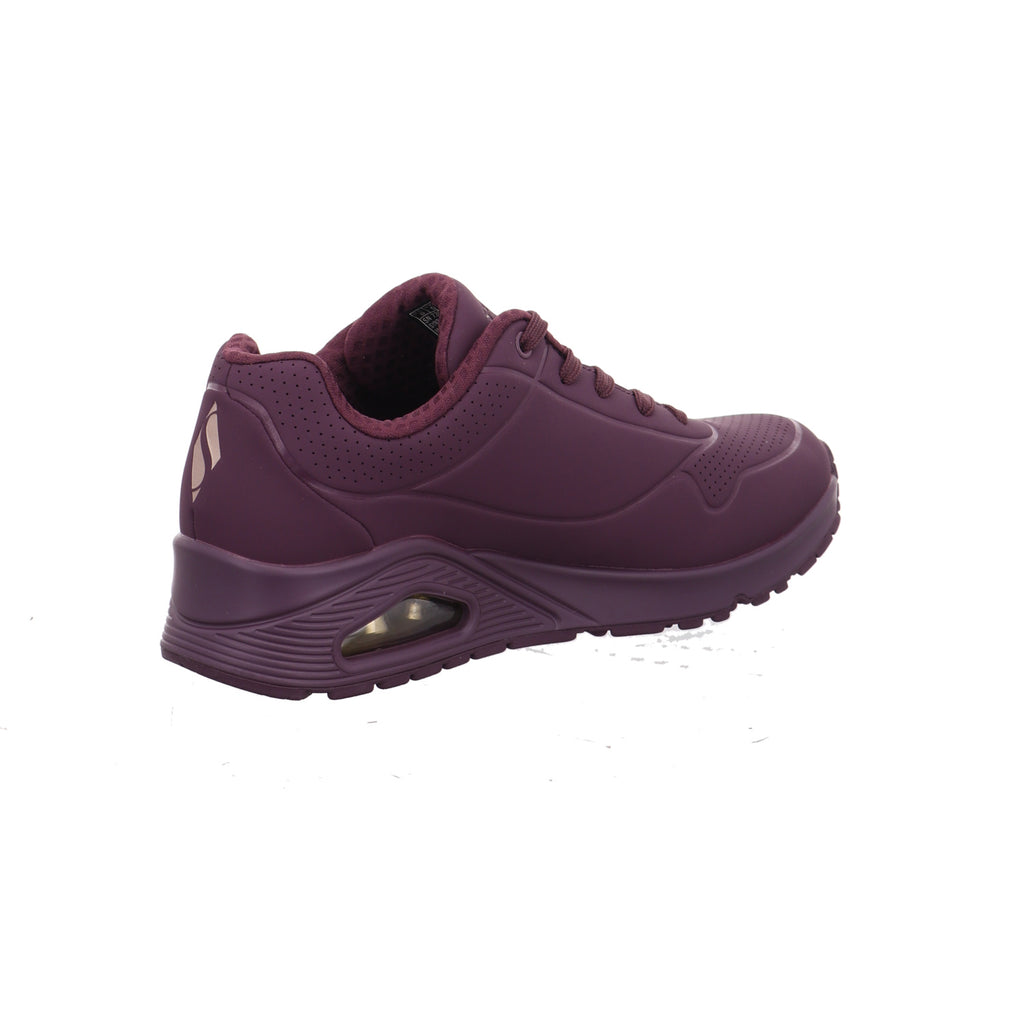 Skechers |