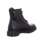 Dr. Martens 42679001 Atlas Corc Emboss 8 Eye Boot in schwarz