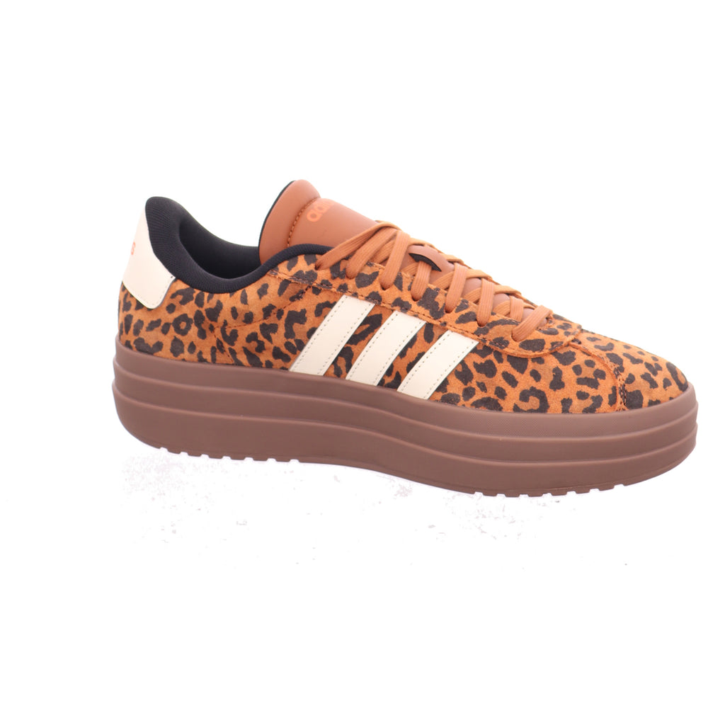 Adidas |