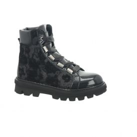 Schnürstiefel